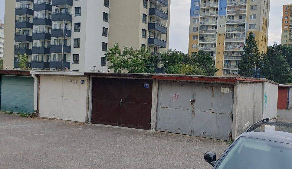 PREDAJ – Garáž na ulici Plicková