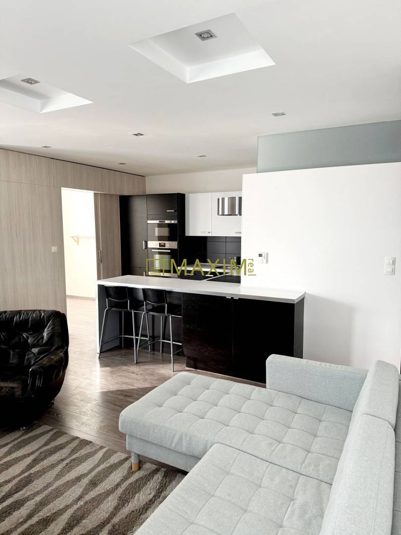 Na skok do centra- 2,5 izb. (75m2) zariadený byt v novostavbe