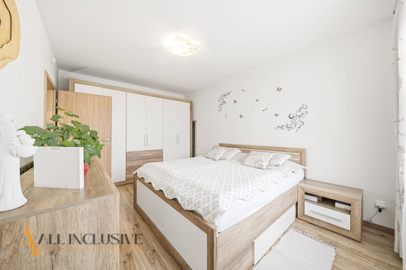 External property image