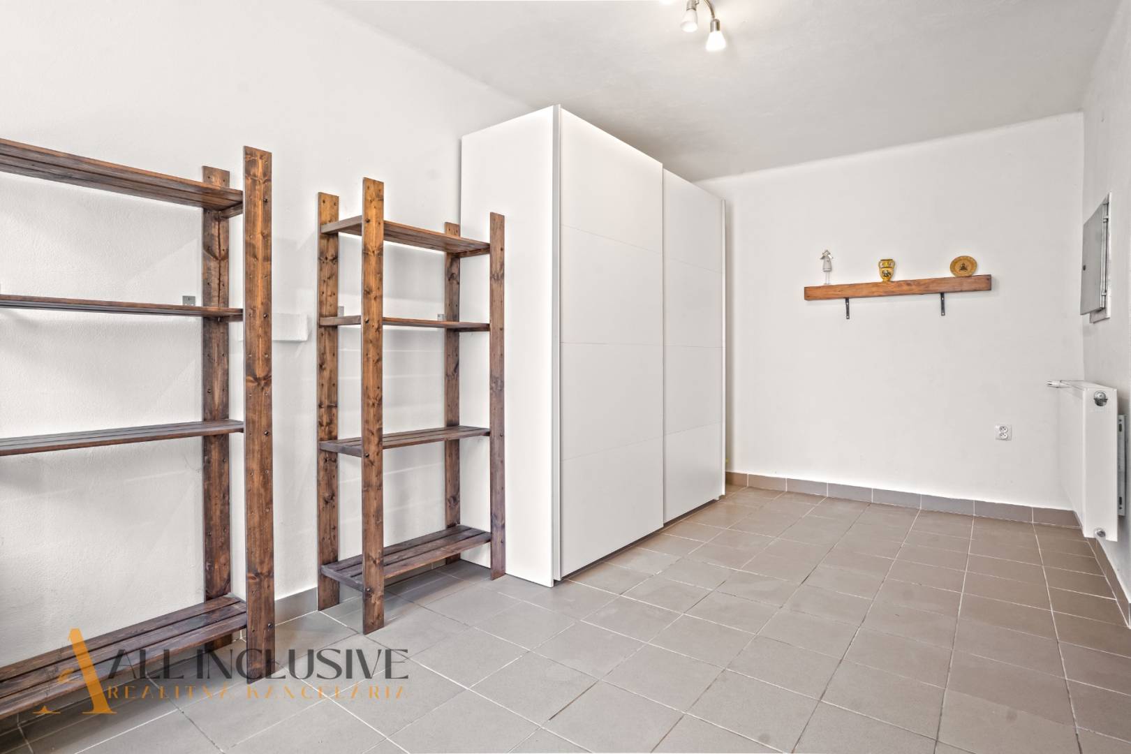 External property image