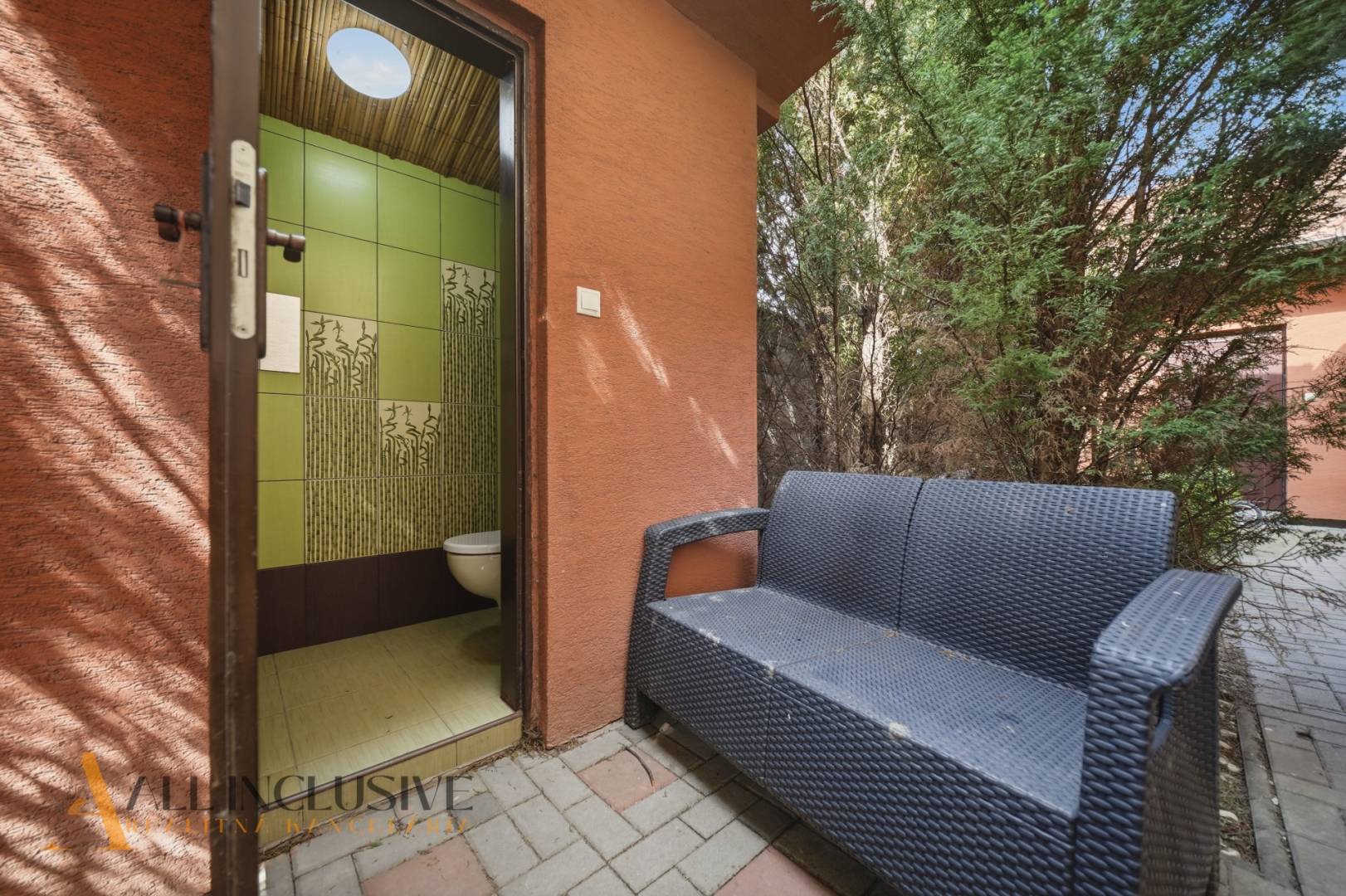 External property image