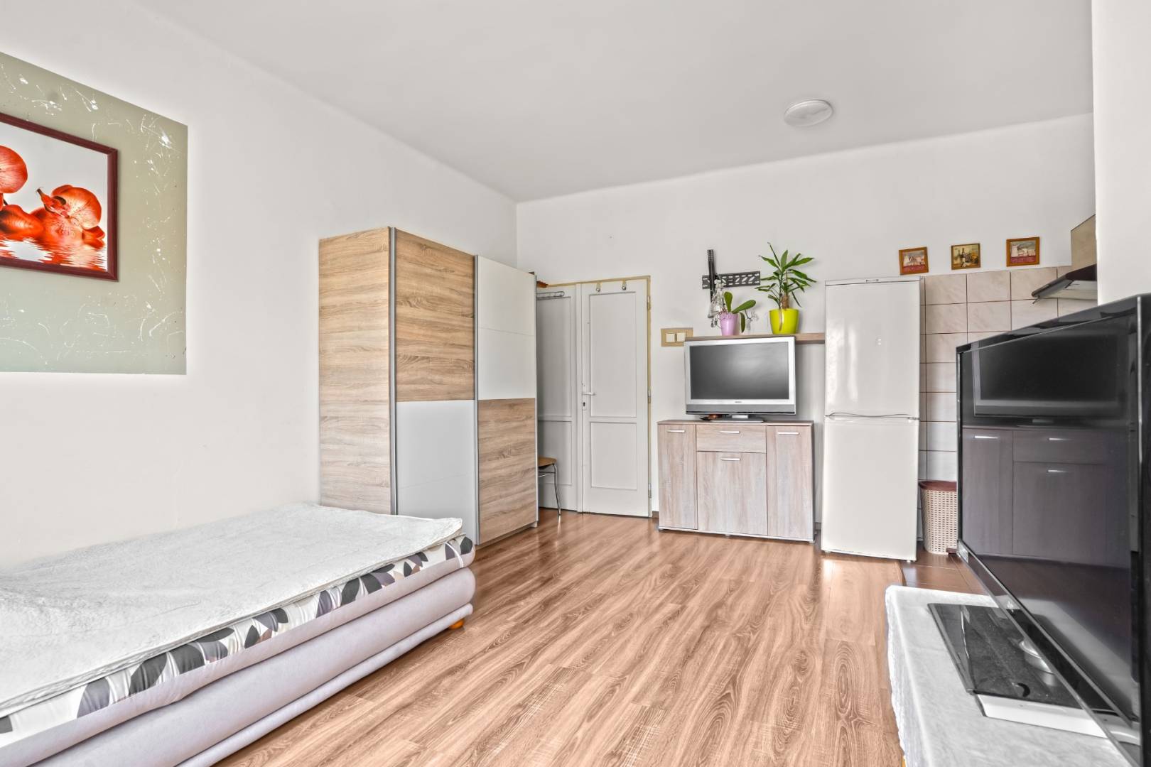 External property image