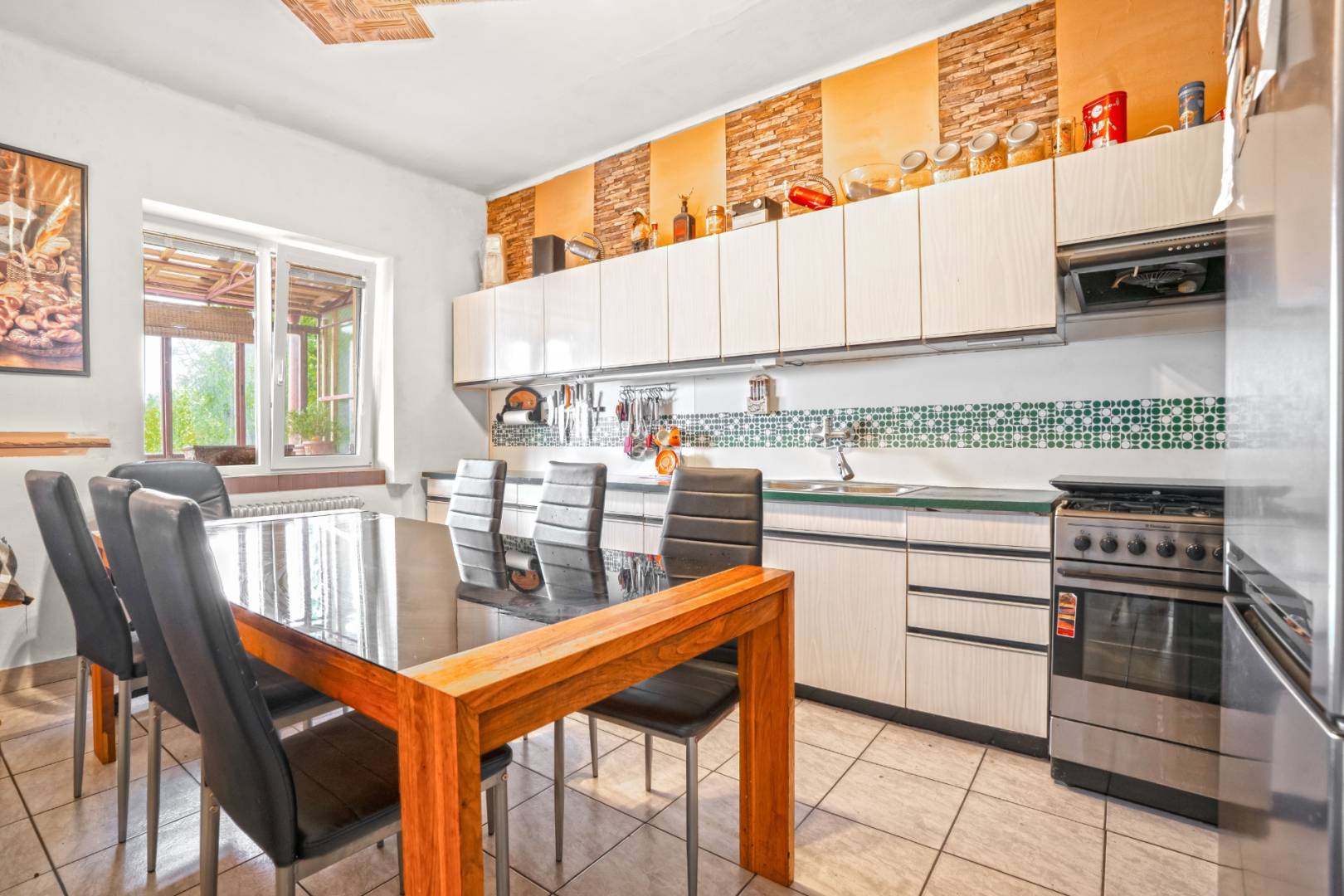 External property image