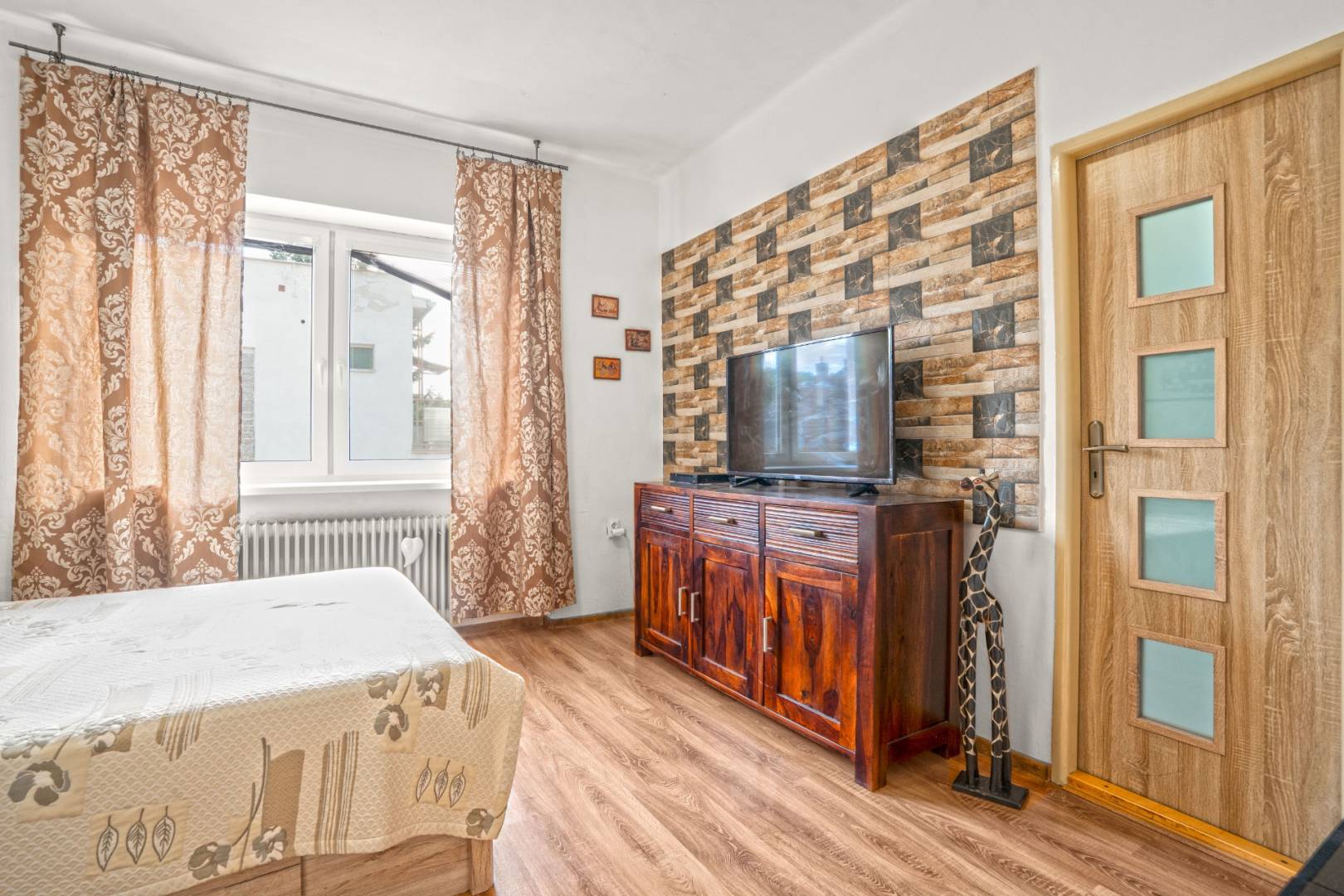 External property image