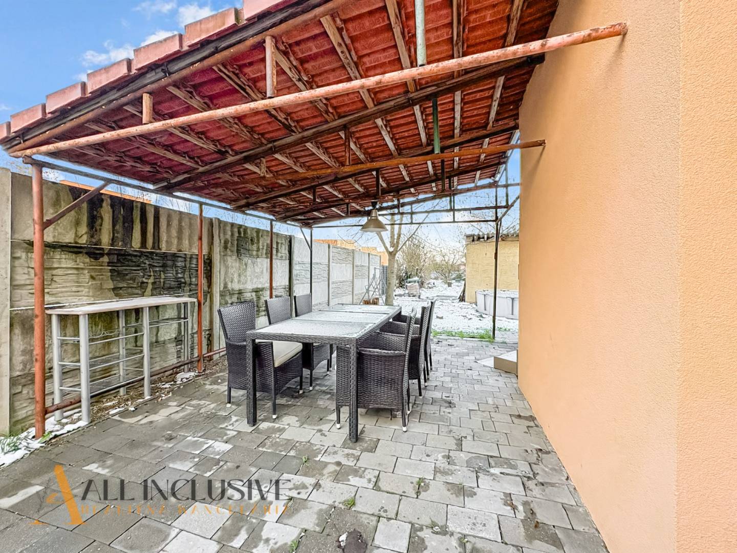 External property image