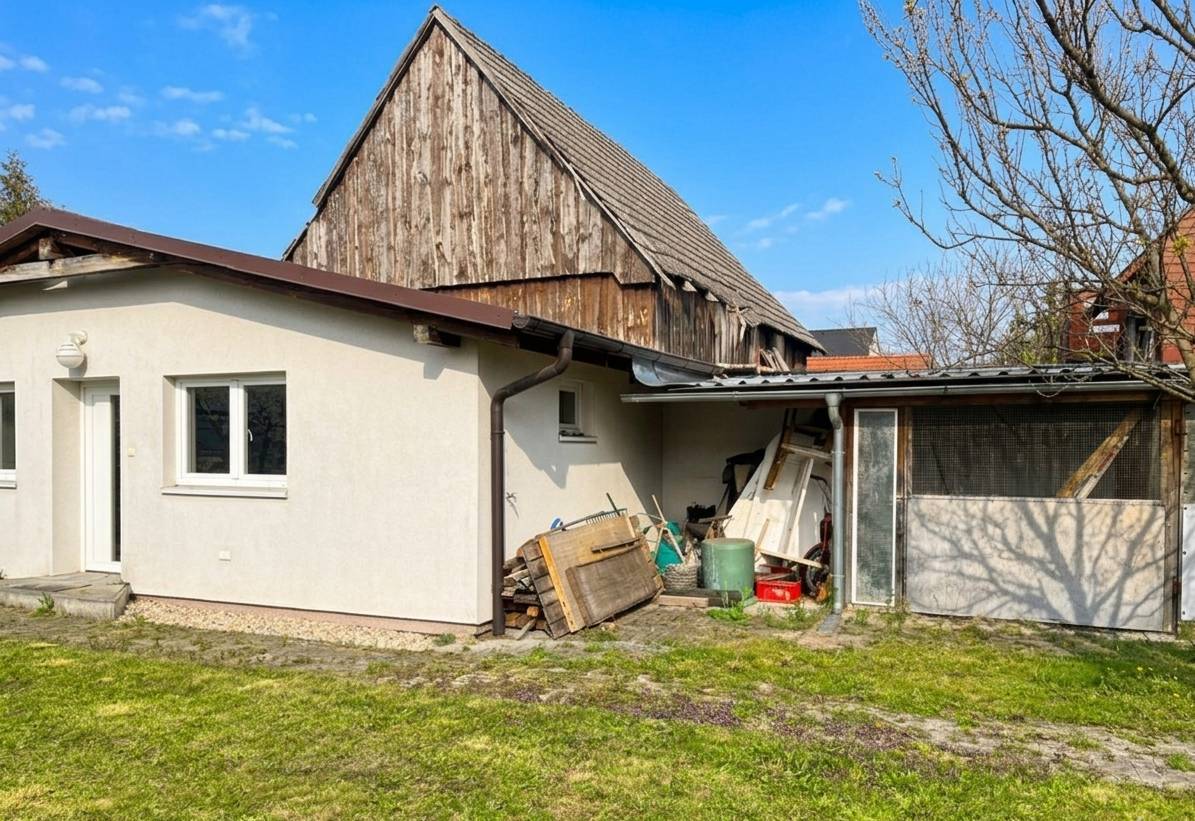 Stavebný pozemok so záhradným domčekom, Jablonové