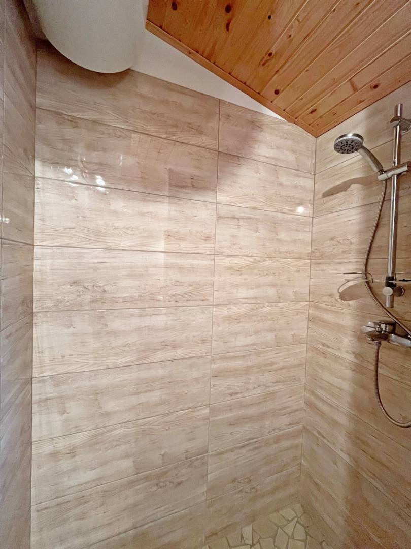 Stavebný pozemok so záhradným domčekom, Jablonové