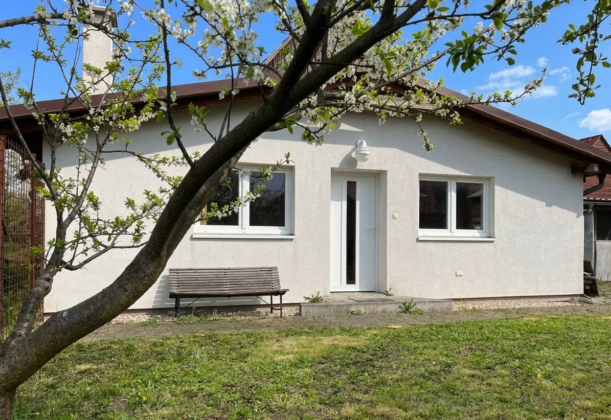 Stavebný pozemok so záhradným domčekom, Jablonové