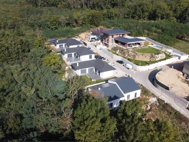 Novostavba v Štitároch pod lesom