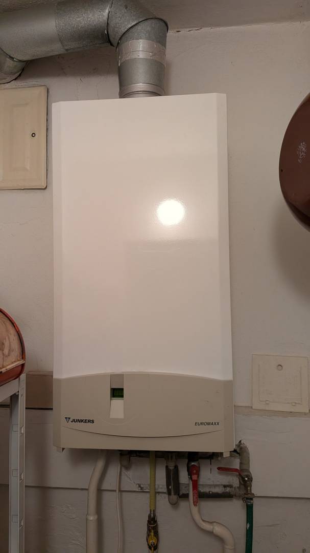 Radový domček na Zobore s výhľadom na mesto, Ružová ulica, garáž