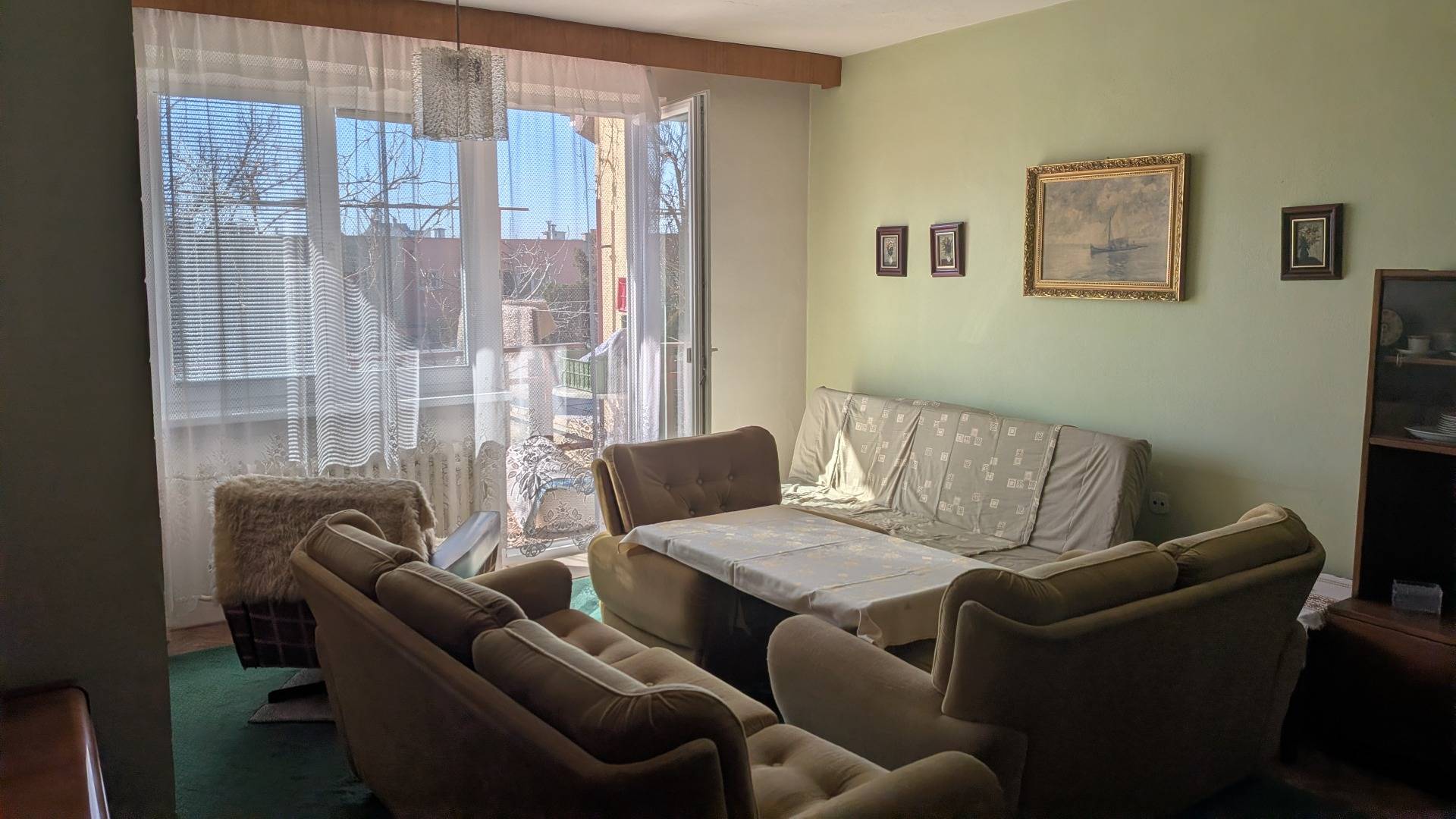 Radový domček na Zobore s výhľadom na mesto, Ružová ulica, garáž