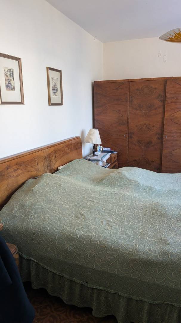 Radový domček na Zobore s výhľadom na mesto, Ružová ulica, garáž