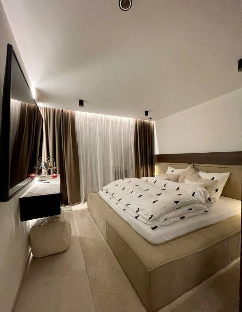 Moderné bývanie pod Zoborom v 3 izbovom byte s terasou a s garážou