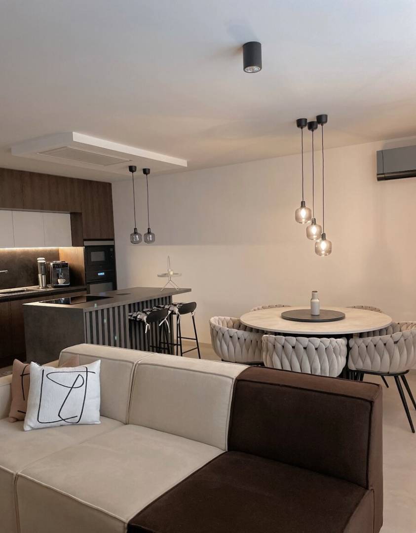 Moderné bývanie pod Zoborom v 3 izbovom byte s terasou a s garážou