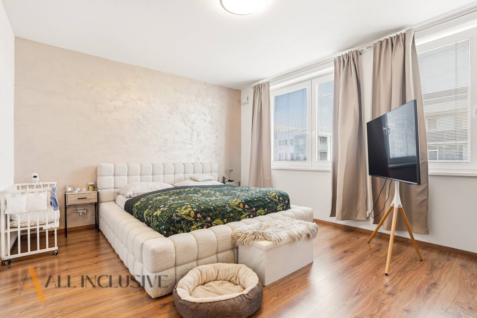 External property image