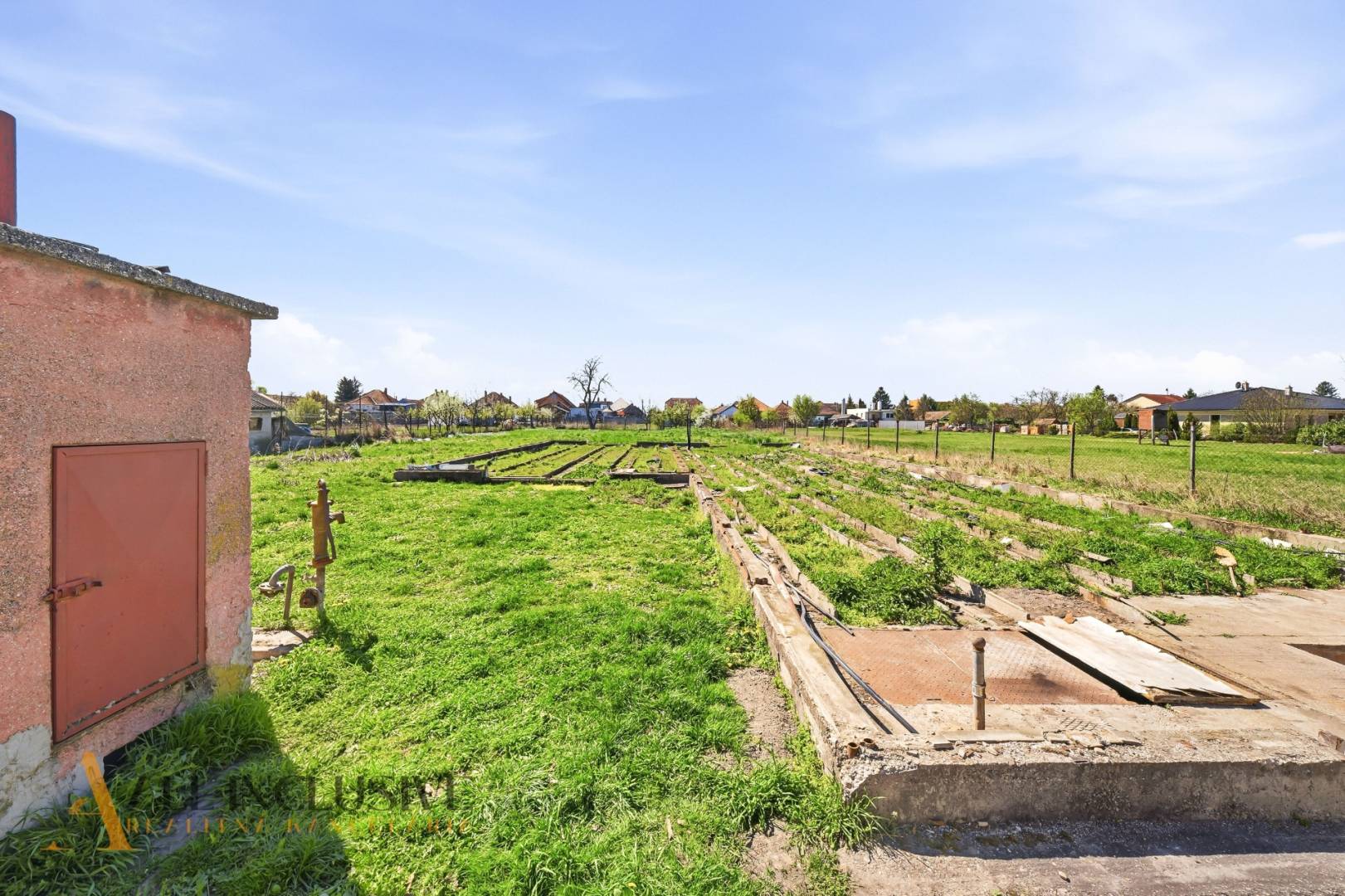 External property image