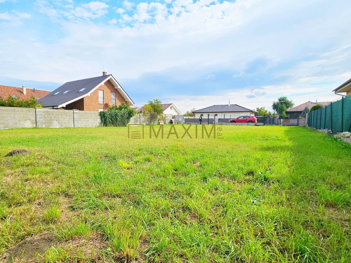 Ponúkame na predaj pozemok v Dunajskej Lužnej