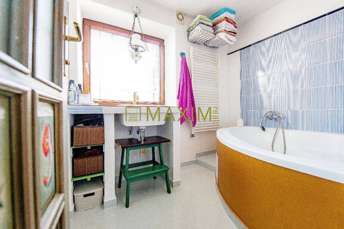 TOP – Okúzlujúci dom, zariadený vo vintage štýle s jedinečným pozemkom