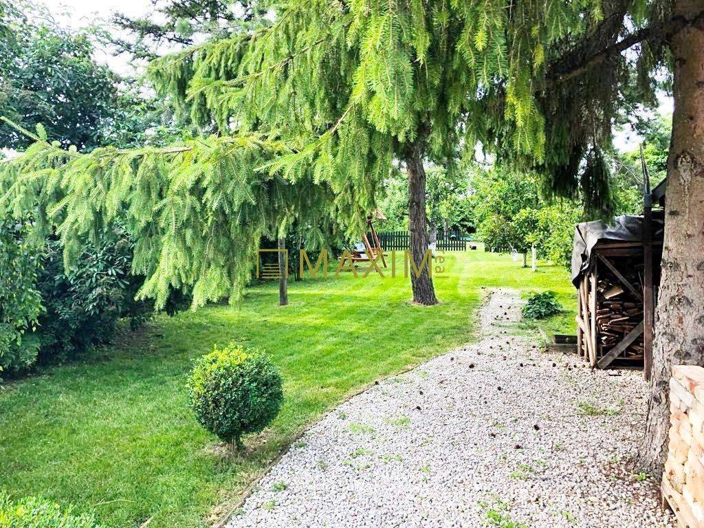 TOP – Okúzlujúci dom, zariadený vo vintage štýle s jedinečným pozemkom