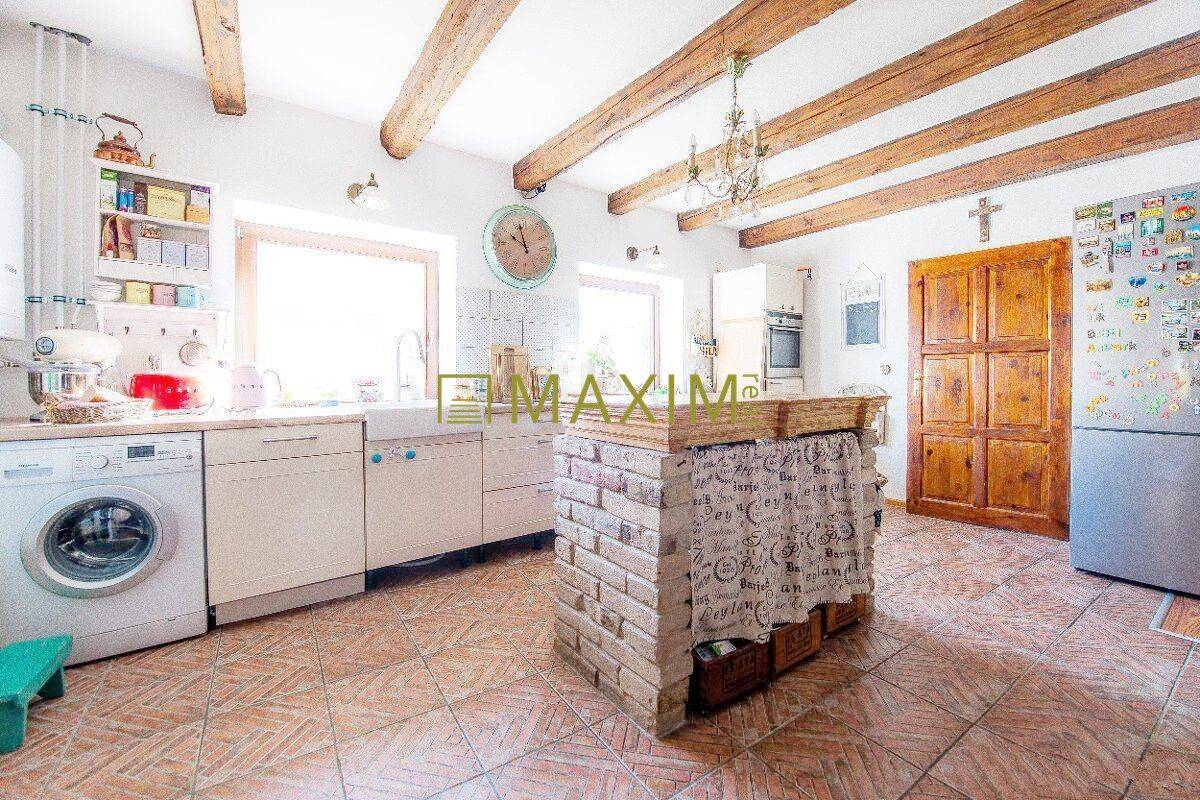 TOP – Okúzlujúci dom, zariadený vo vintage štýle s jedinečným pozemkom