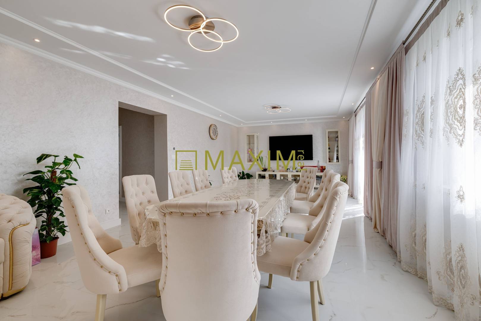 7-izbový kompletne zrekonštruovaný rodinný dom v obci Marianka pri BA