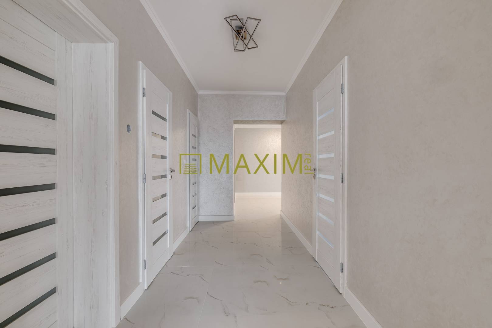 7-izbový kompletne zrekonštruovaný rodinný dom v obci Marianka pri BA