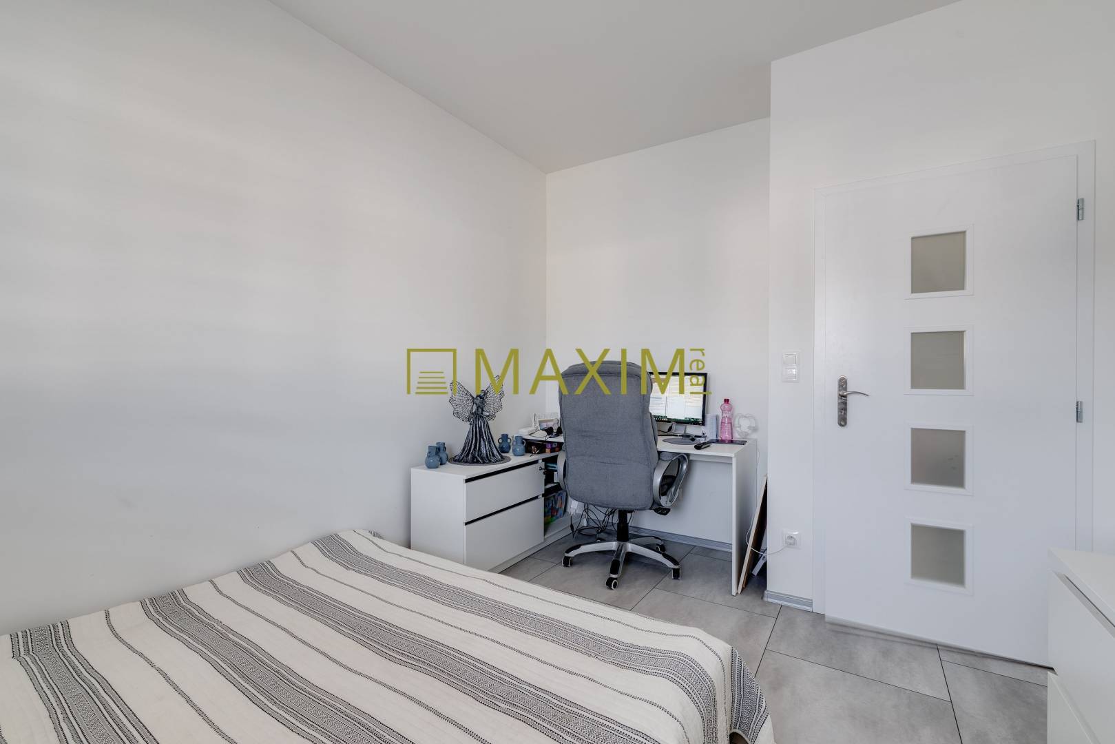 NOVOSTAVBA 2024 – Elegantný 3izb dvojdom s terasou,dizajnovou kuchyňou