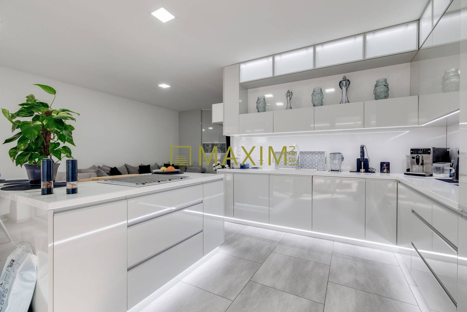 NOVOSTAVBA 2024 – Elegantný 3izb dvojdom s terasou,dizajnovou kuchyňou