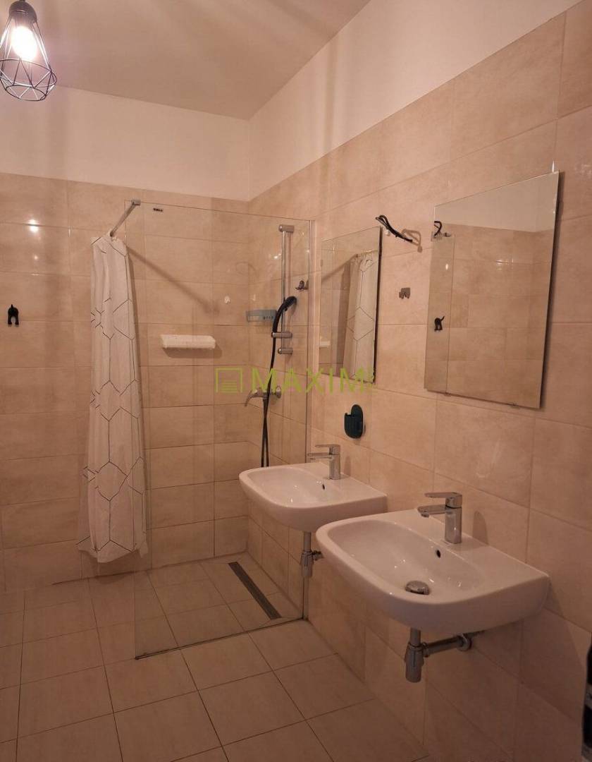 3-izbový rodinný dom nachádzajúci sa v obci Malé Leváre, okres Malacky