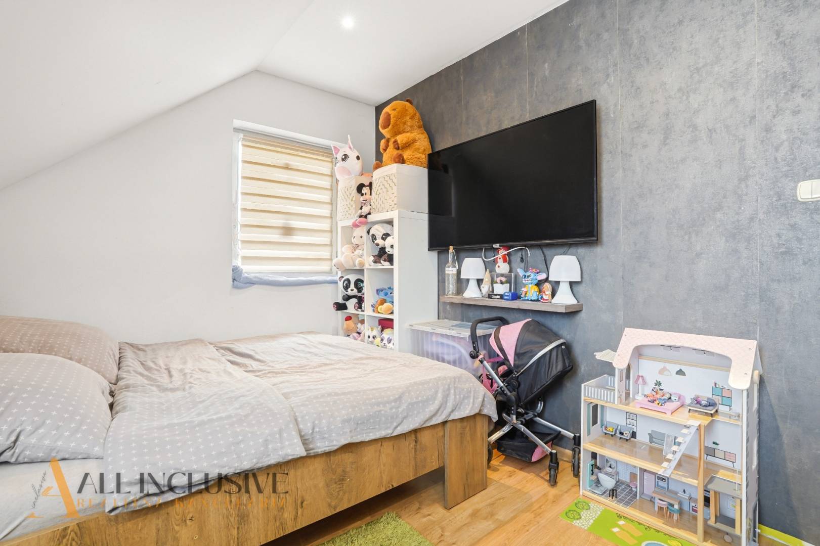 External property image