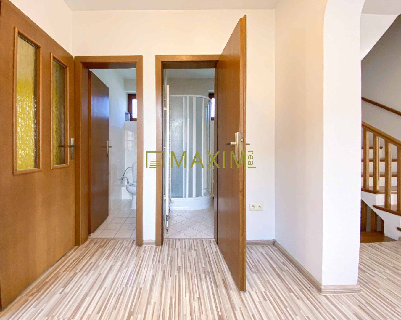 5-izbový rodinný dom, dvojpodlažný, podpivničený, Kátlovce