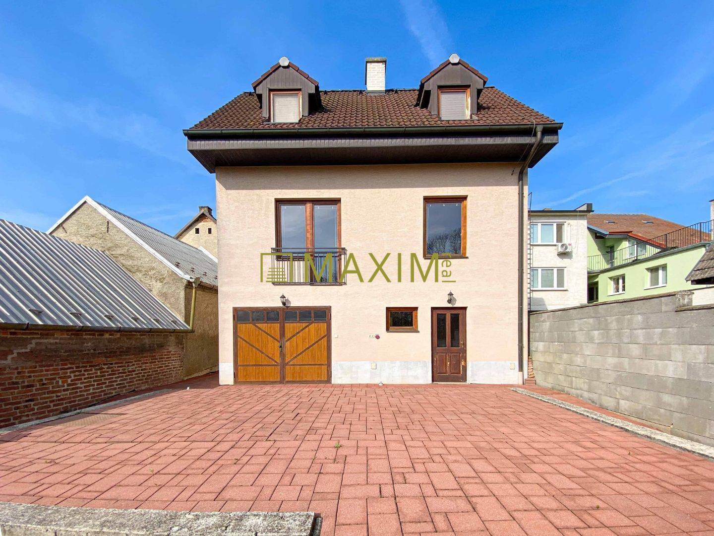 5-izbový rodinný dom, dvojpodlažný, podpivničený, Kátlovce