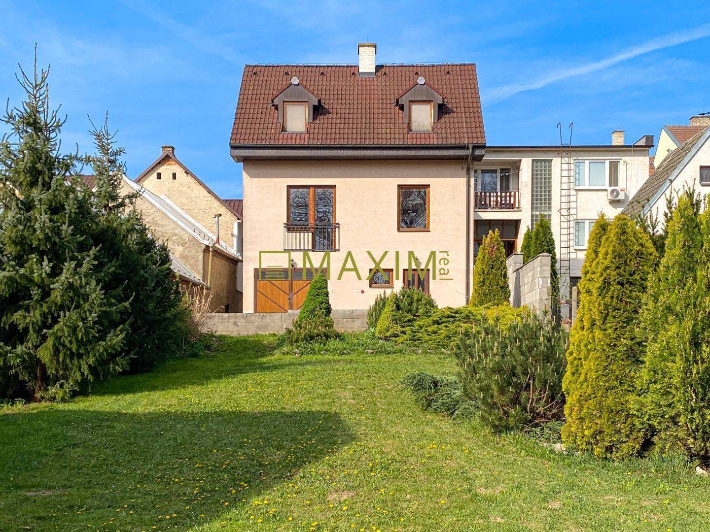 5-izbový rodinný dom, dvojpodlažný, podpivničený, Kátlovce