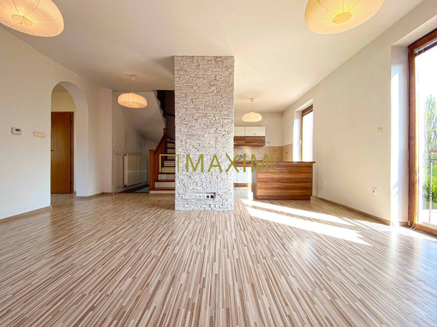 5-izbový rodinný dom, dvojpodlažný, podpivničený, Kátlovce