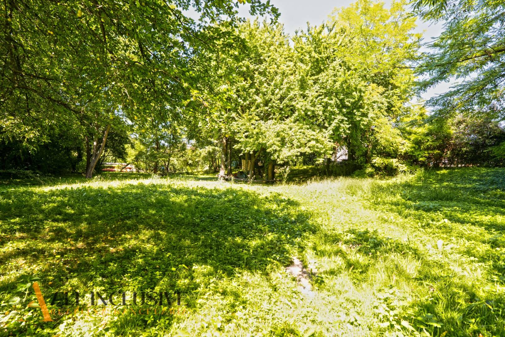 External property image