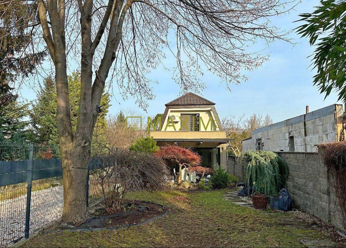 Útulný 3-izbový rodinný dom vo vyhľadávanej lokalite Dúbravka, BA