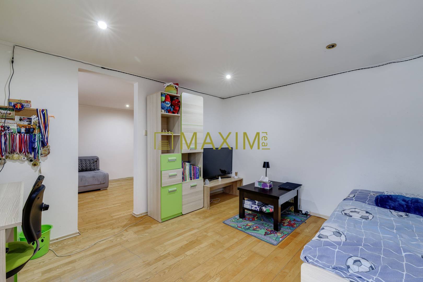 Veľkopriestorový dvojgeneračný 6 izbový dom s potenciálom k podnikaniu