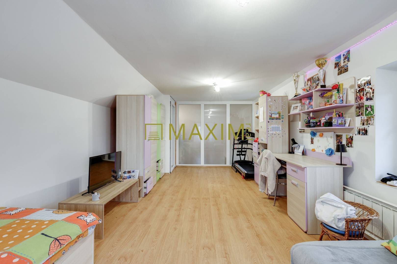 Veľkopriestorový dvojgeneračný 6 izbový dom s potenciálom k podnikaniu