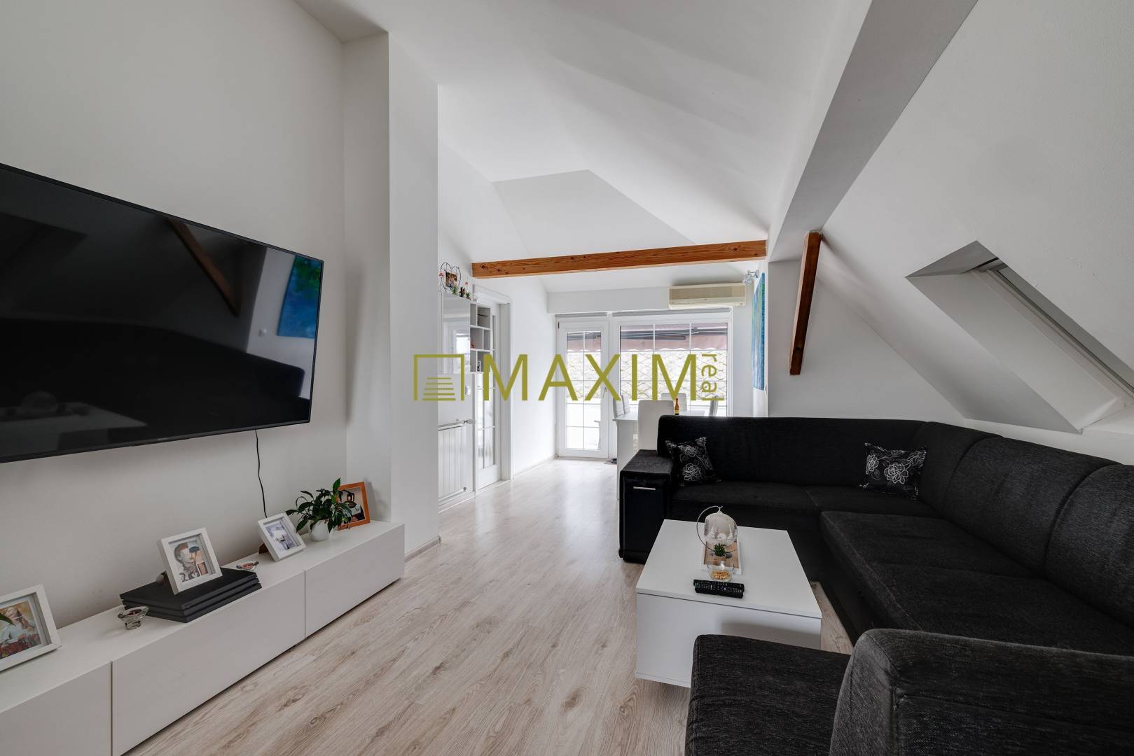 Veľkopriestorový dvojgeneračný 6 izbový dom s potenciálom k podnikaniu