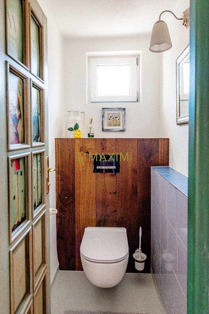 TOP – Okúzlujúci dom, zariadený vo vintage štýle s jedinečným pozemkom