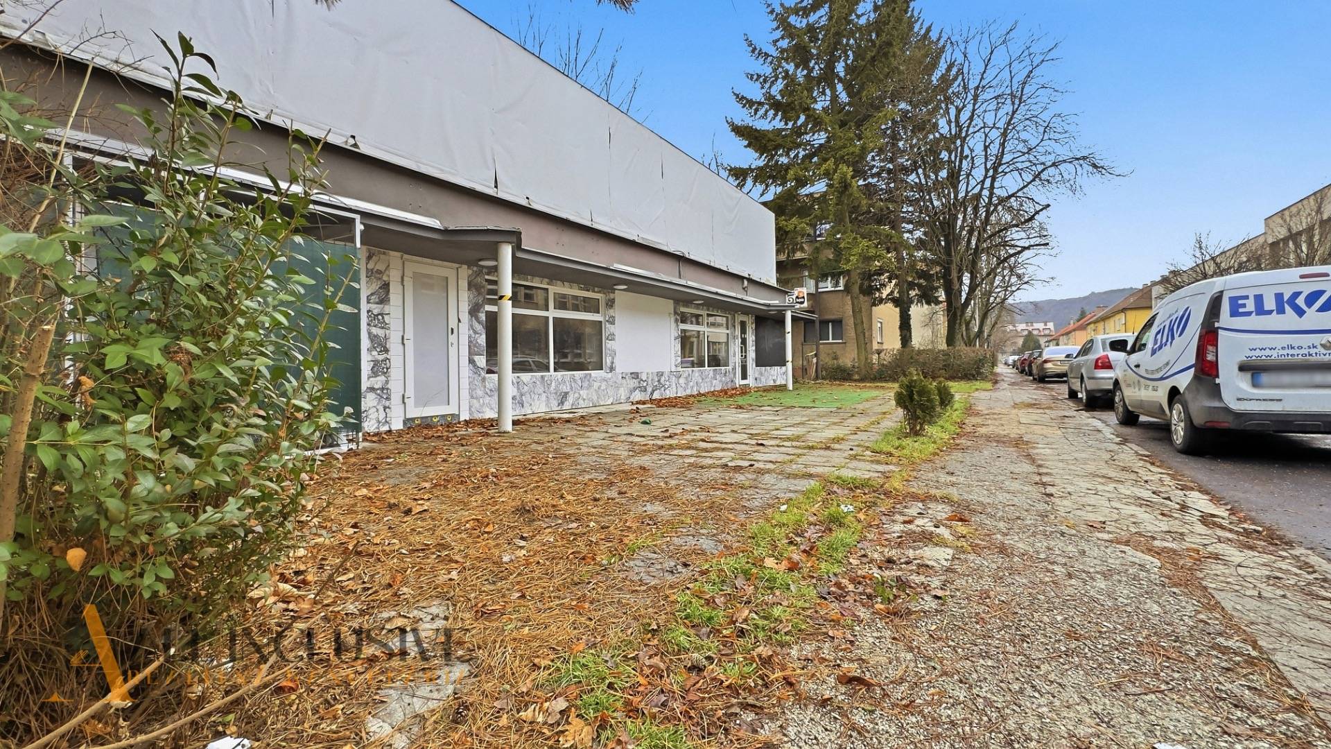 External property image