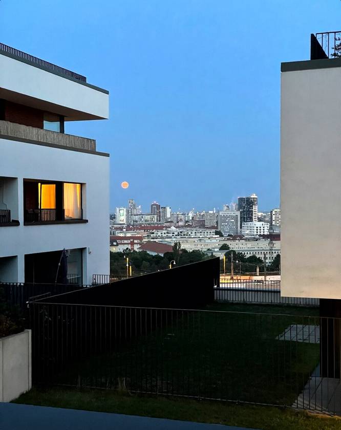 Výnimočný 3-izbový byt s predzáhradkou na Kolibe