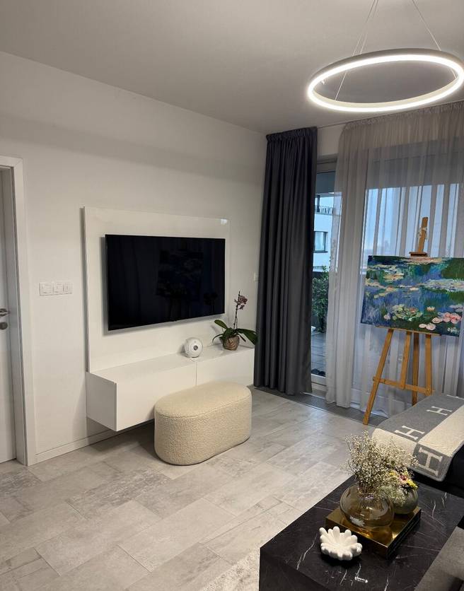 Výnimočný 3-izbový byt s predzáhradkou na Kolibe