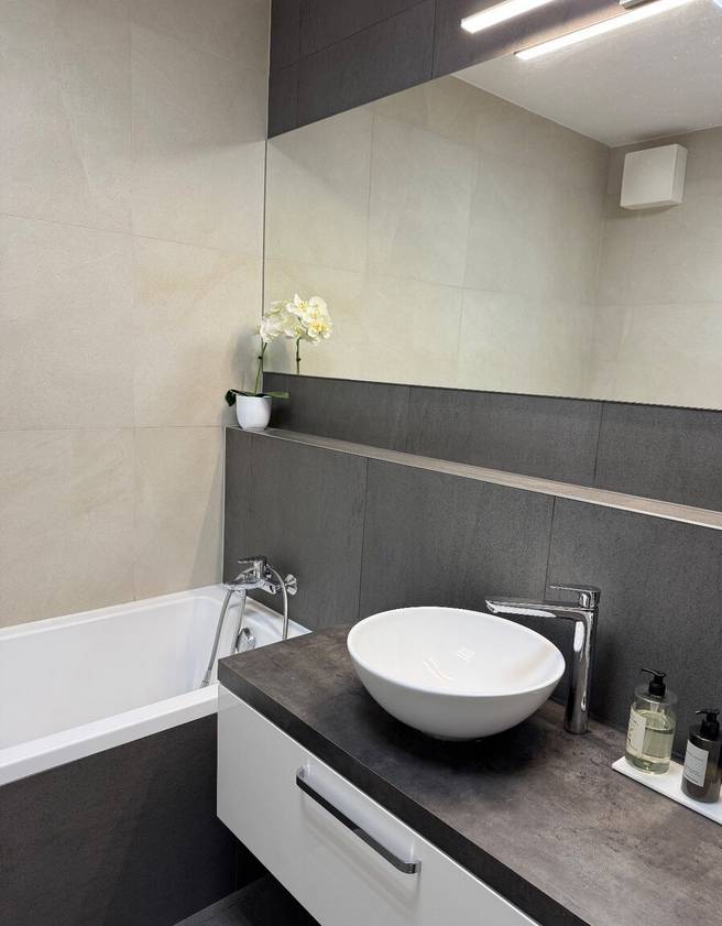 Výnimočný 3-izbový byt s predzáhradkou na Kolibe