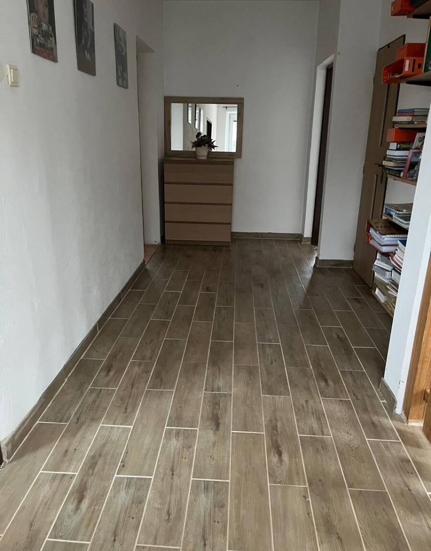 Rodinný dom v Štitároch s výhľadom a pod lesom