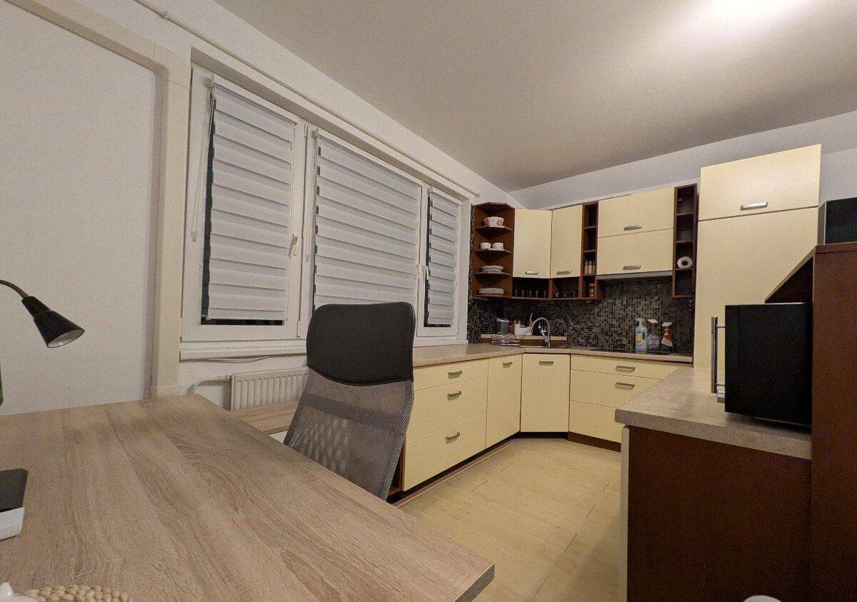 Pôvodne 4 izbový byt, prerobený na dva 2- izb byty na ulici WOLKROVA