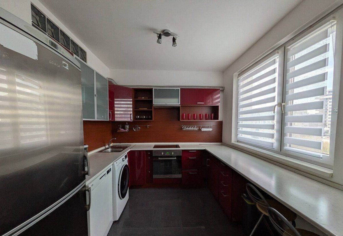 Pôvodne 4 izbový byt, prerobený na dva 2- izb byty na ulici WOLKROVA