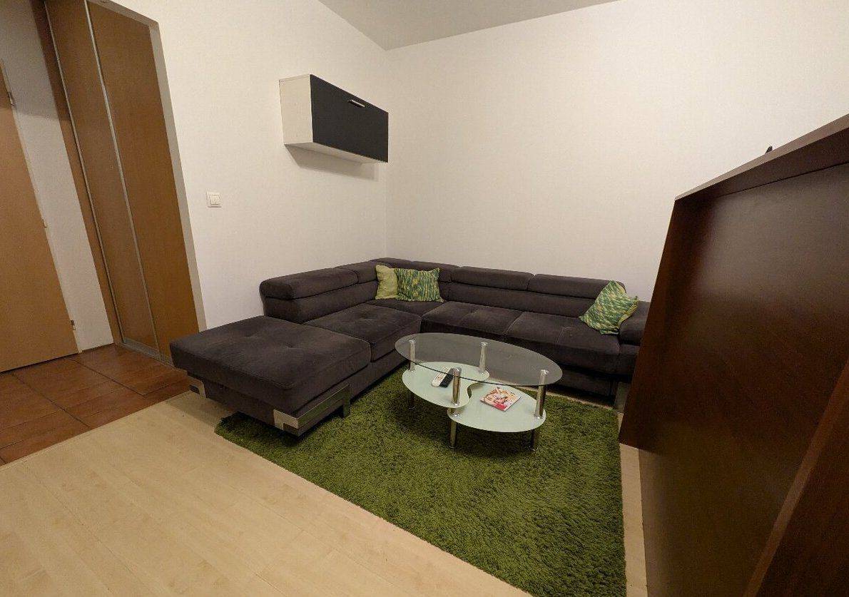 Pôvodne 4 izbový byt, prerobený na dva 2- izb byty na ulici WOLKROVA