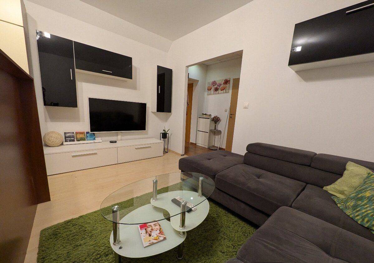 Pôvodne 4 izbový byt, prerobený na dva 2- izb byty na ulici WOLKROVA