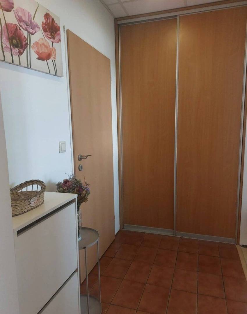 Pôvodne 4 izbový byt, prerobený na dva 2- izb byty na ulici WOLKROVA